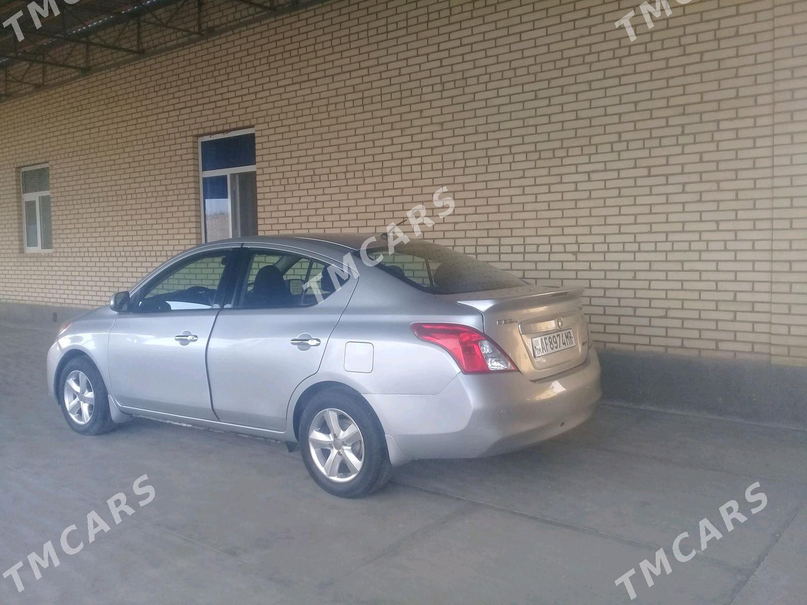 Nissan Versa 2013 - 105 000 TMT - Мары - img 2