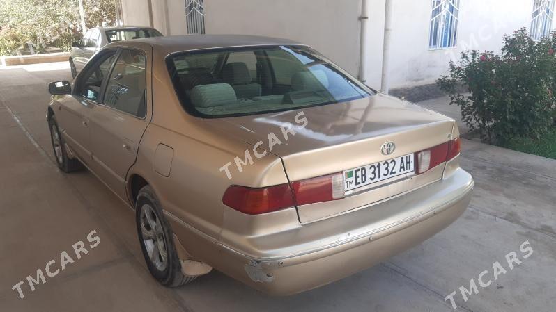 Toyota Camry 2000 - 116 000 TMT - Теджен - img 2