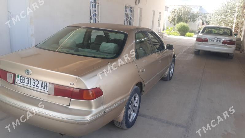 Toyota Camry 2000 - 116 000 TMT - Теджен - img 4