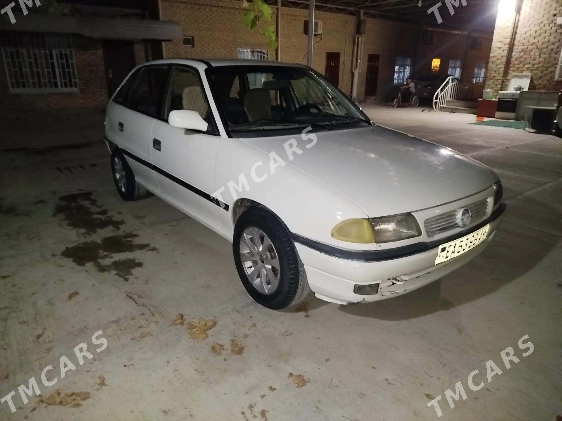 Opel Astra 1993 - 32 000 TMT - Бахарден - img 4