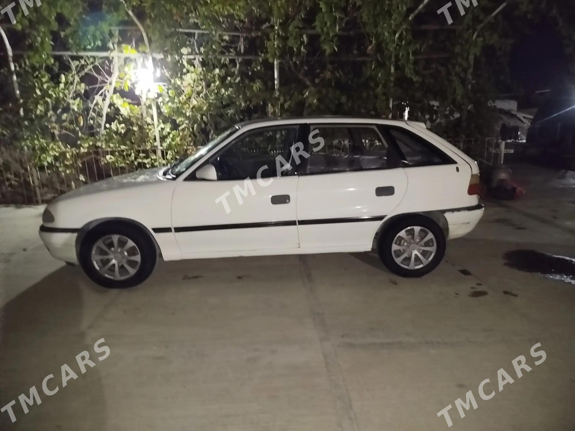 Opel Astra 1993 - 32 000 TMT - Бахарден - img 6