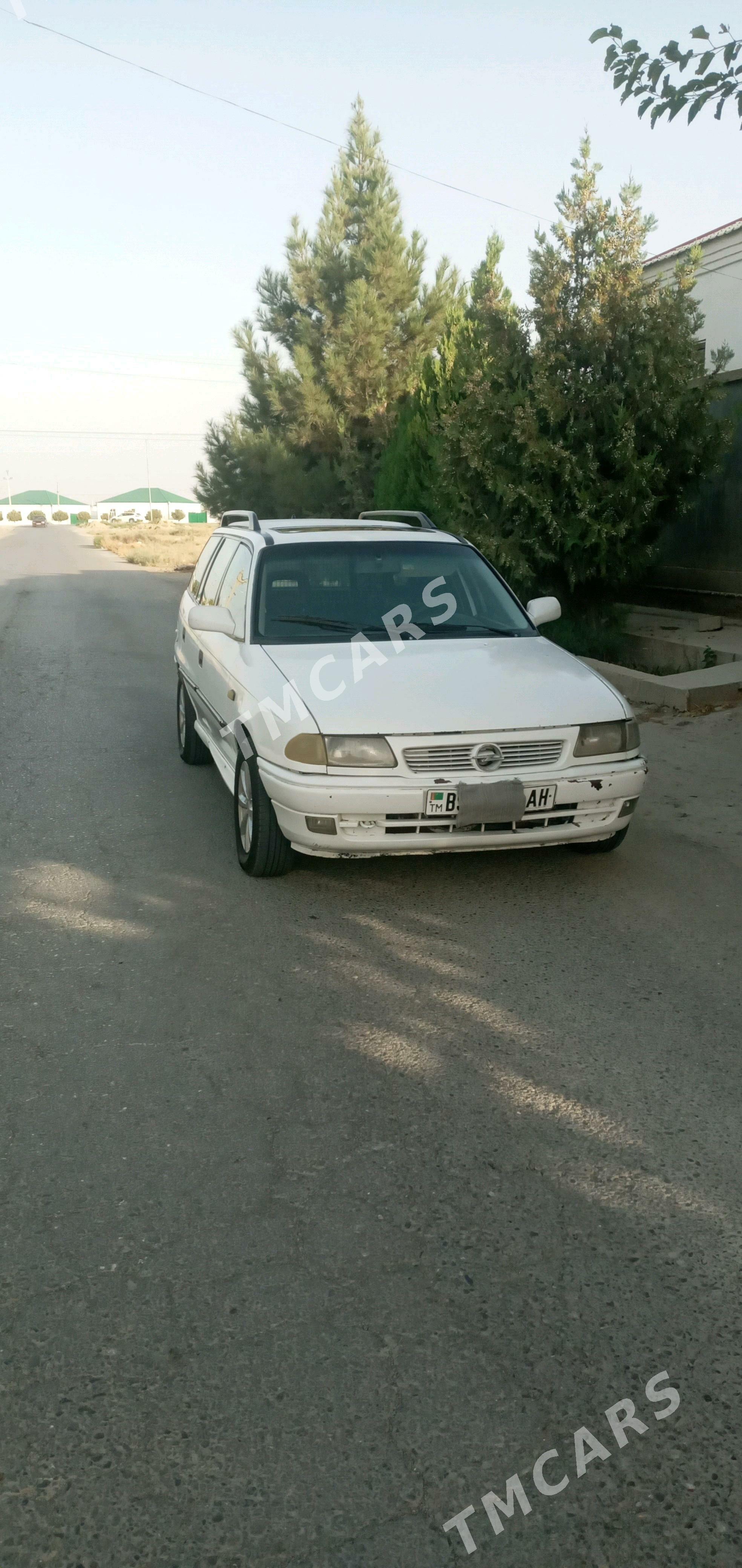 Opel Astra 1995 - 40 000 TMT - Бахарден - img 3