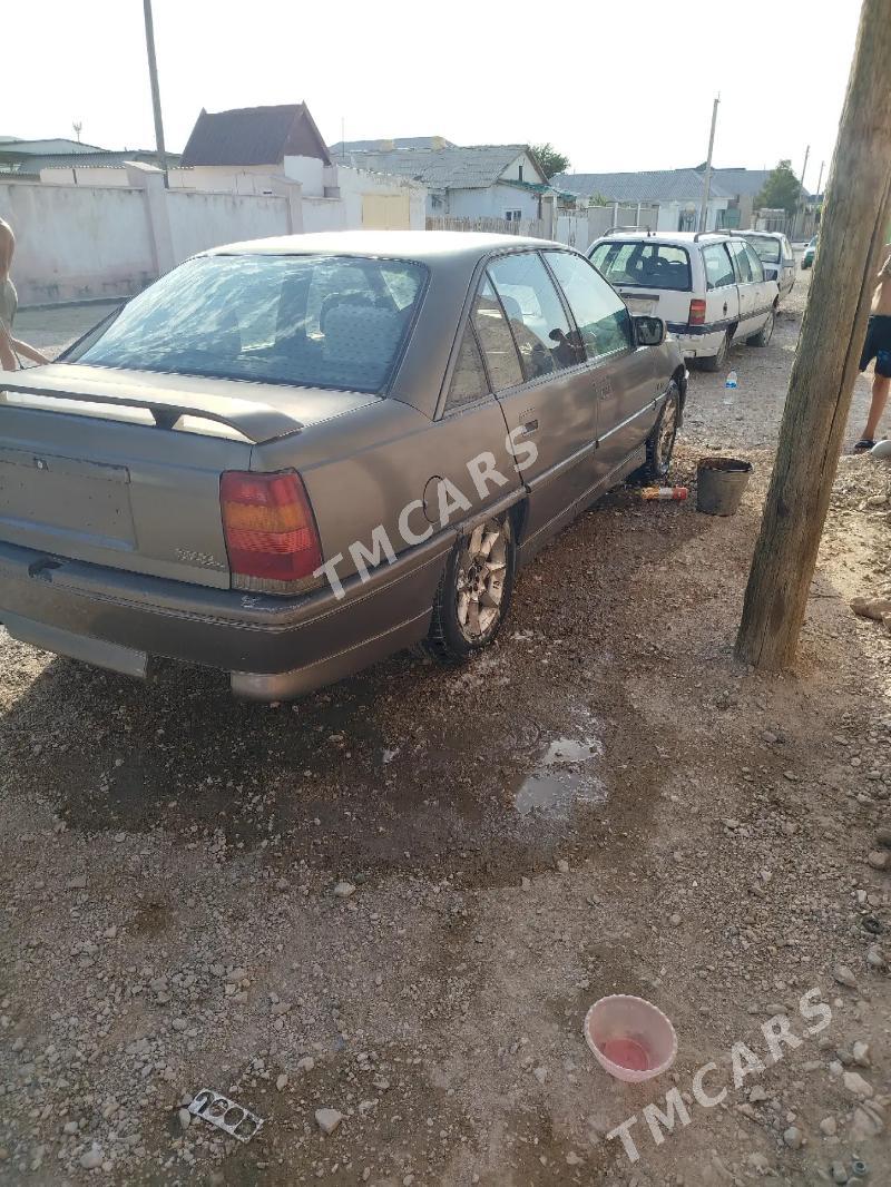 Opel Omega 1992 - 11 000 TMT - Балканабат - img 3