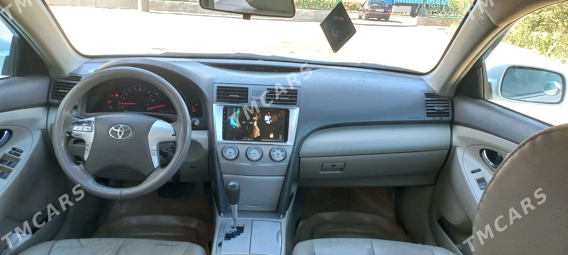 Toyota Camry 2010 - 189 000 TMT - Дашогуз - img 4
