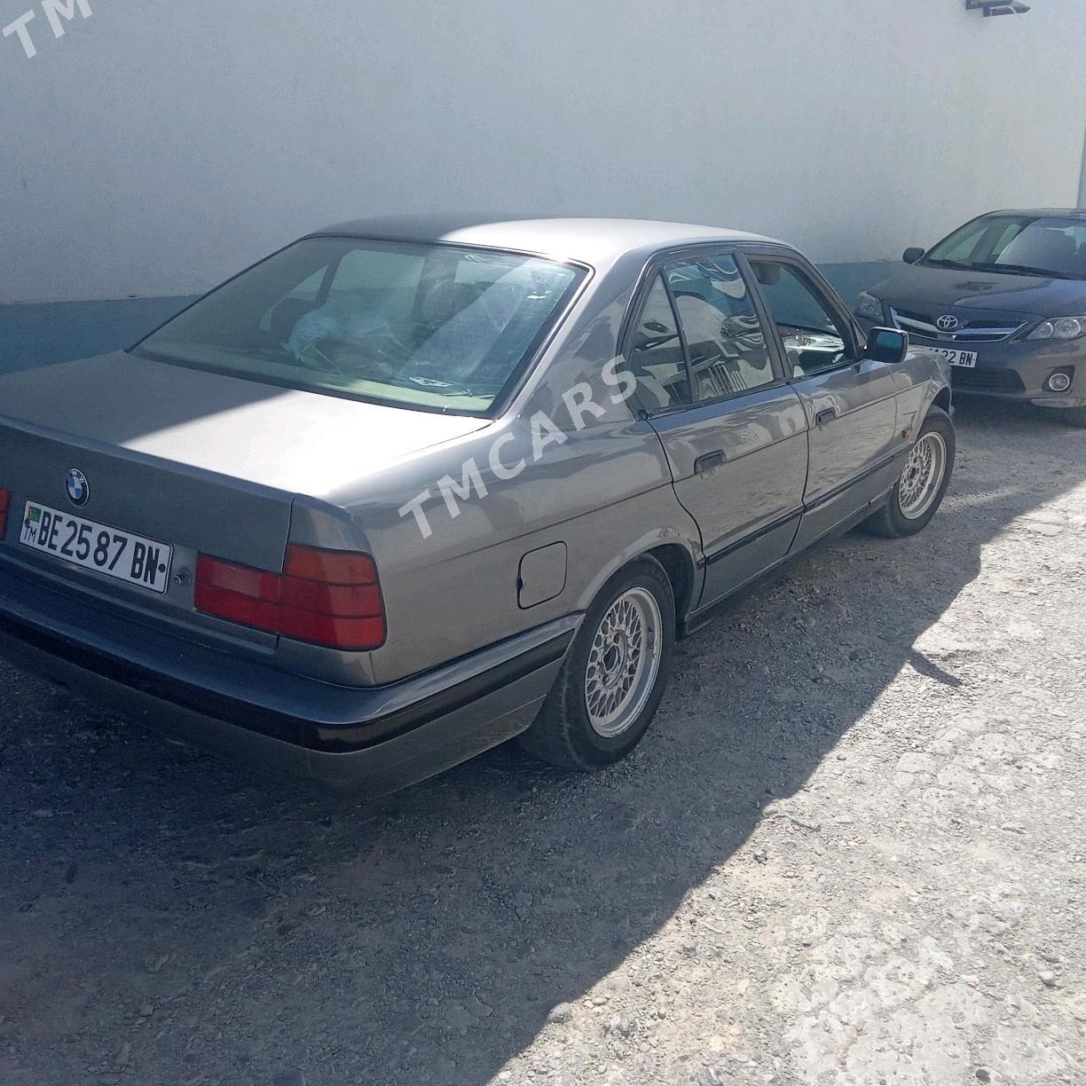 BMW 535 1993 - 32 000 TMT - Gyzylarbat - img 4