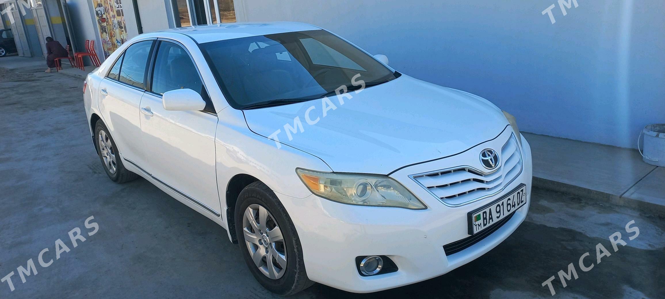 Toyota Camry 2010 - 189 000 TMT - Дашогуз - img 5