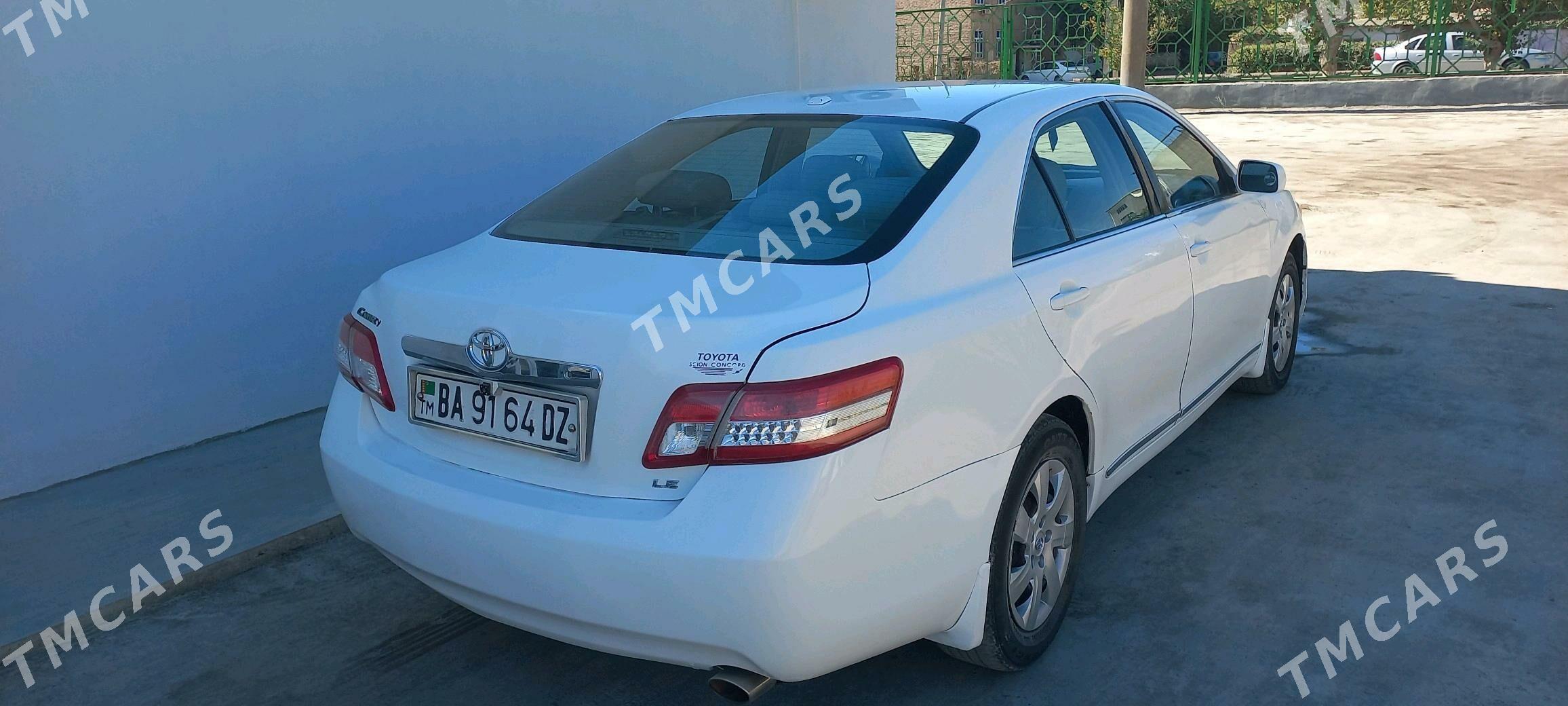 Toyota Camry 2010 - 189 000 TMT - Дашогуз - img 3