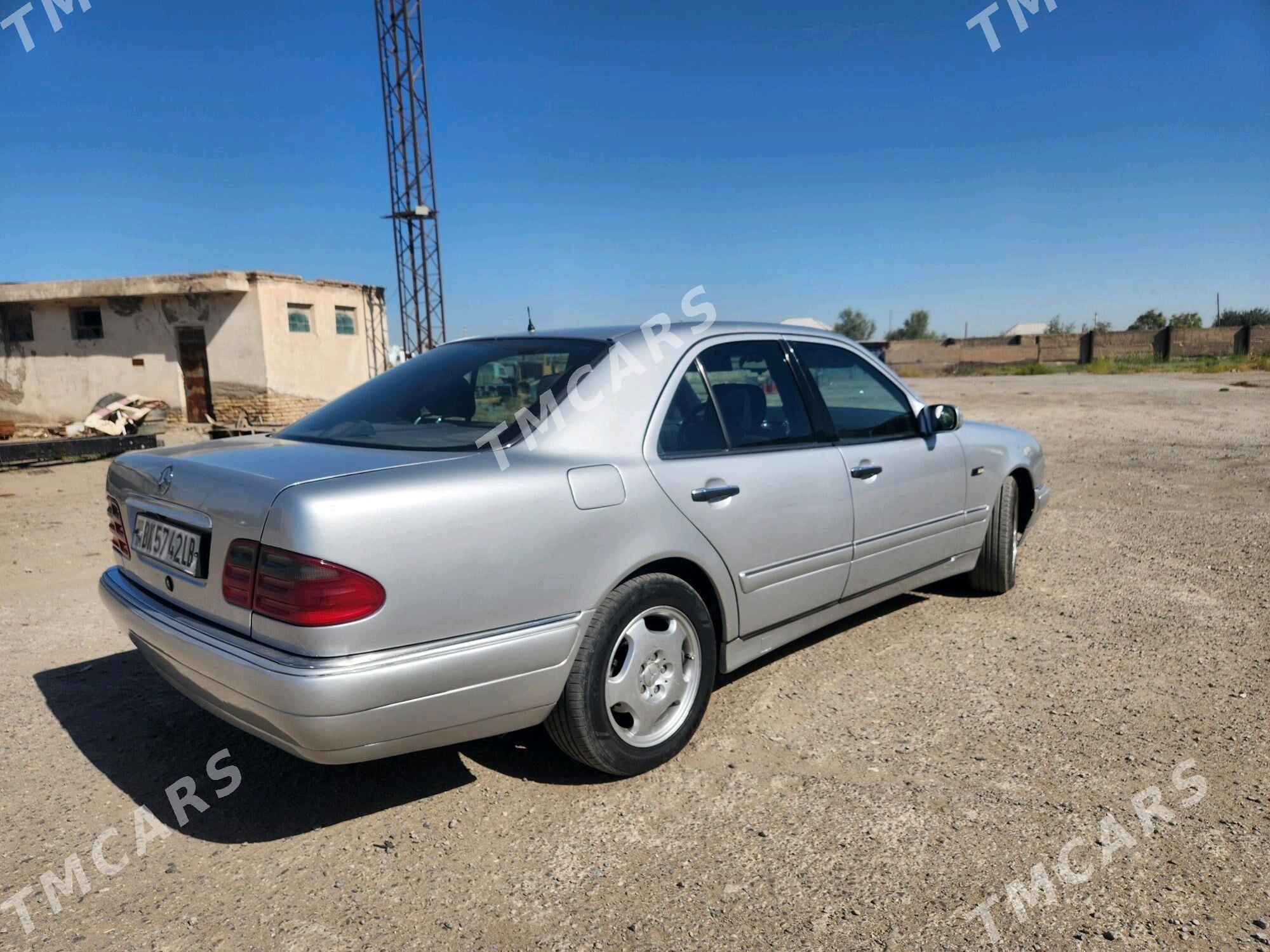 Mercedes-Benz E320 1996 - 70 000 TMT - Türkmenabat - img 4