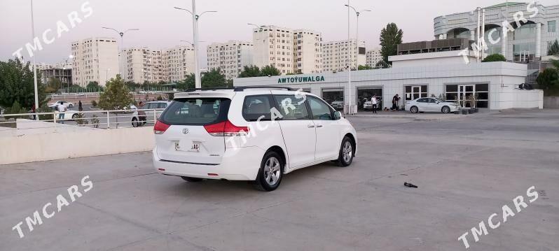 Toyota Sienna 2011 - 265 000 TMT - Ашхабад - img 2