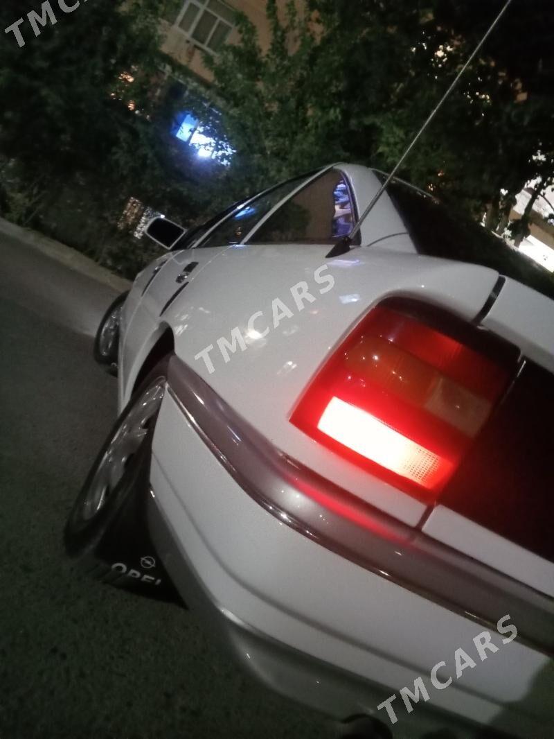 Opel Vectra 1991 - 40 000 TMT - Яшлык - img 3