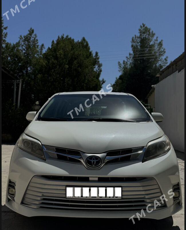 Toyota Sienna 2018 - 445 000 TMT - Aşgabat - img 4