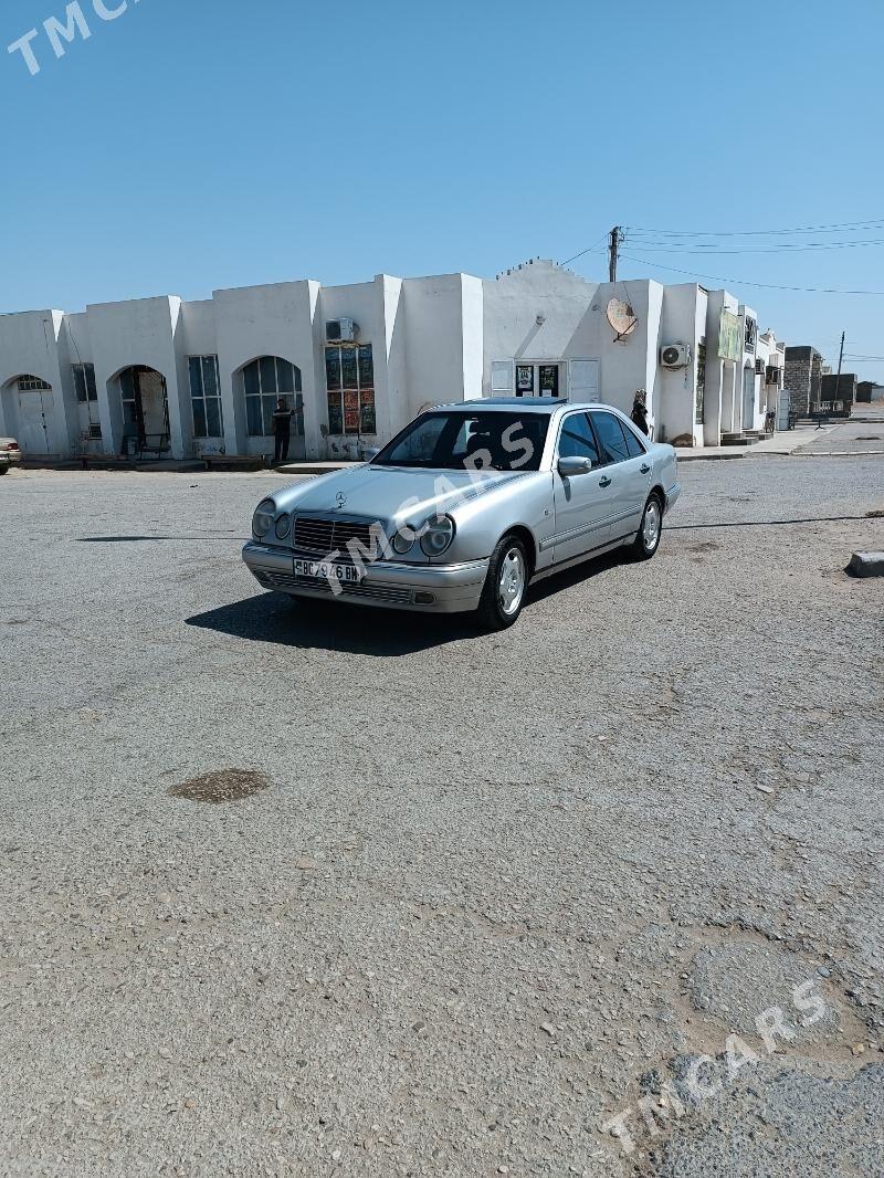 Mercedes-Benz E320 1997 - 95 000 TMT - Gumdag - img 2