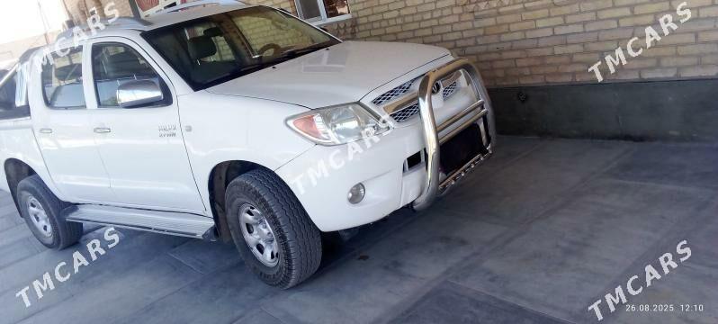 Toyota Hilux 2006 - 235 000 TMT - Фарап - img 3