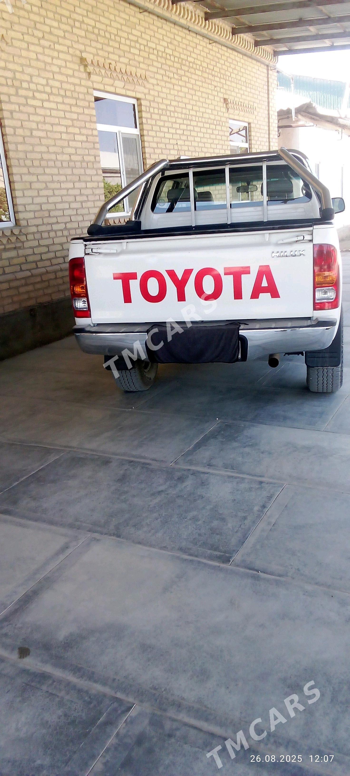 Toyota Hilux 2006 - 235 000 TMT - Фарап - img 4