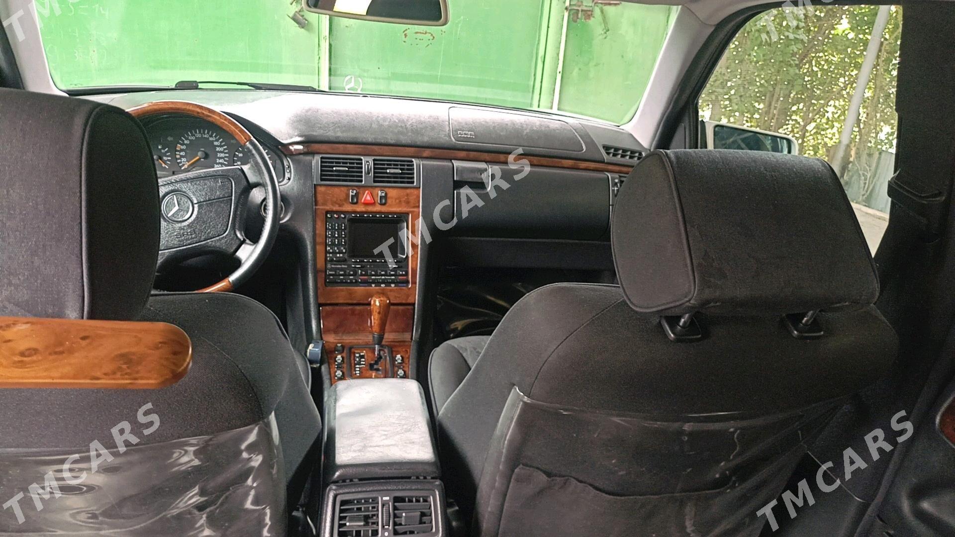Mercedes-Benz E320 1999 - 130 000 TMT - Balkanabat - img 7