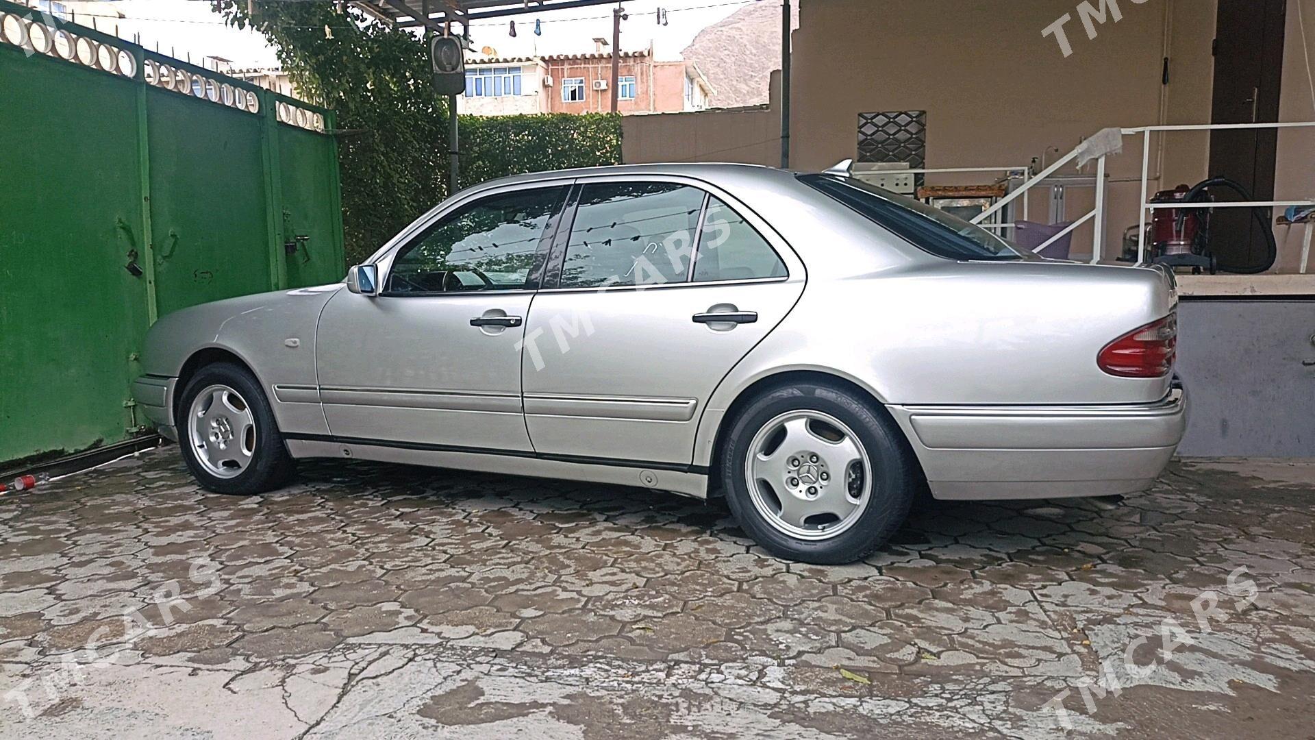 Mercedes-Benz E320 1999 - 130 000 TMT - Balkanabat - img 3