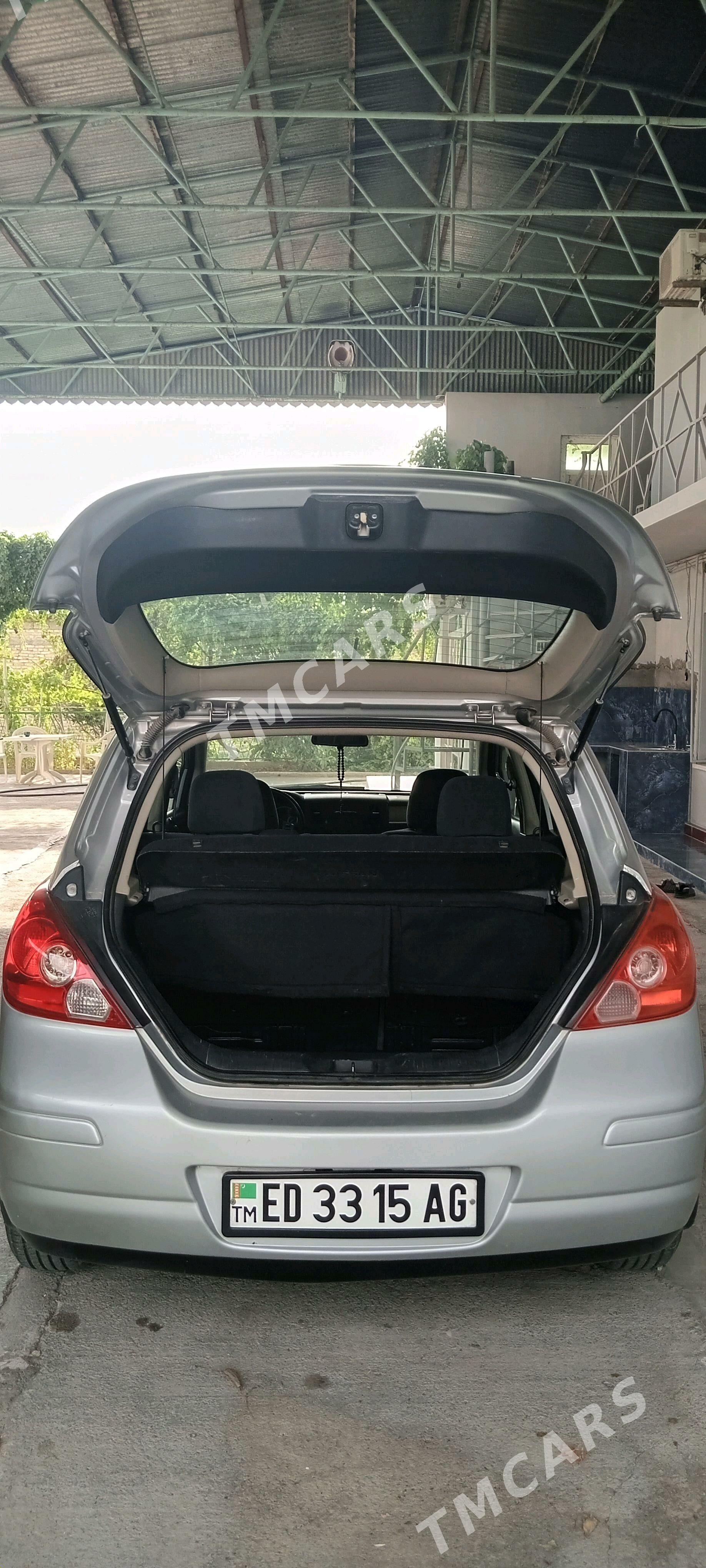 Nissan Versa 2010 - 130 000 TMT - Garadamak - img 6
