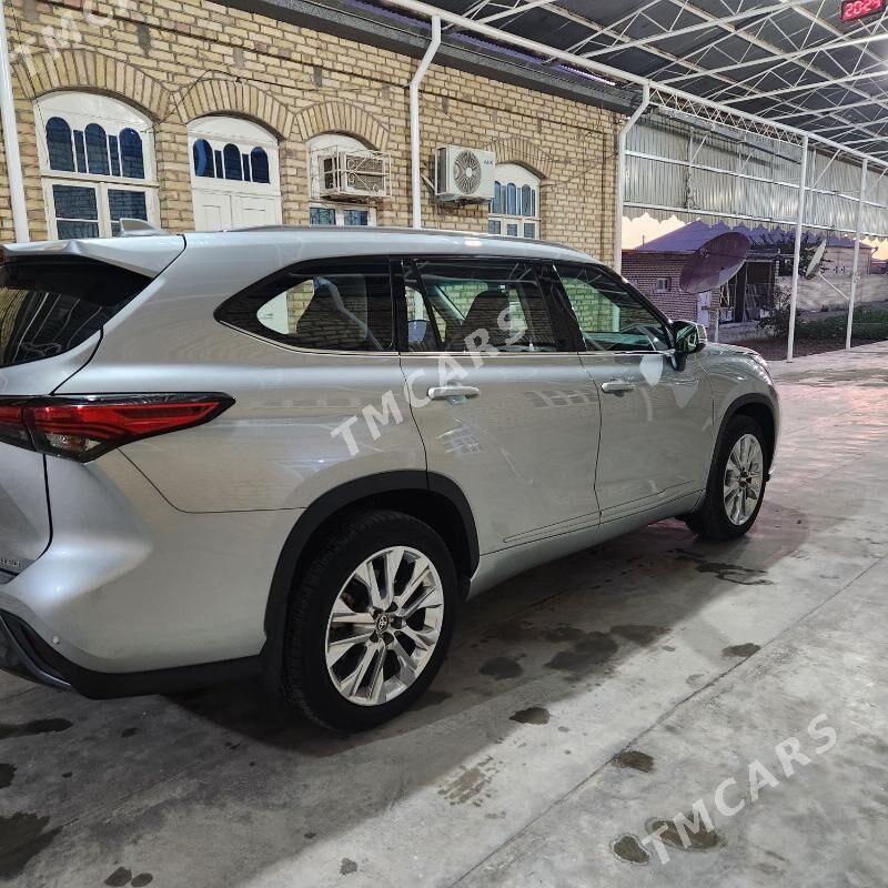 Toyota Highlander 2021 - 560 000 TMT - Мары - img 3