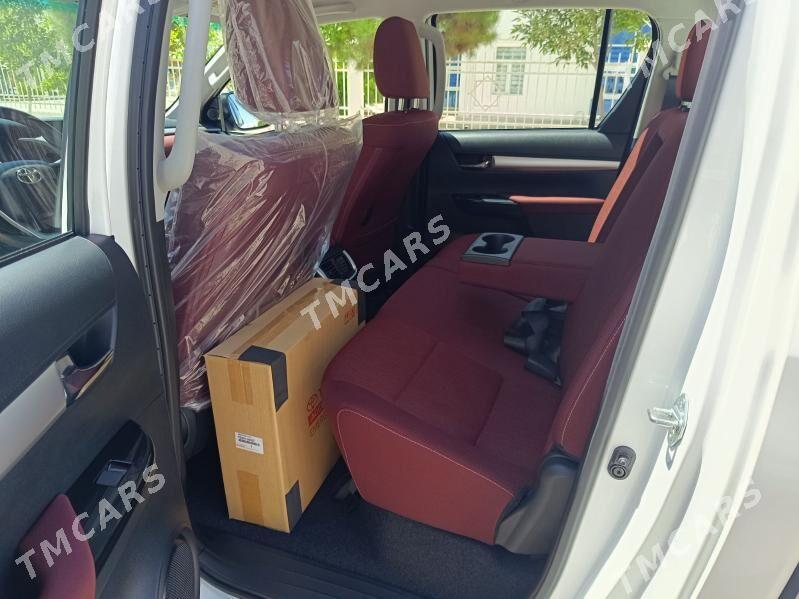 Toyota Hilux 2025 - 676 000 TMT - Ашхабад - img 4