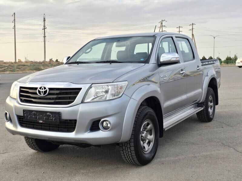 Toyota Hilux 2015 - 440 000 TMT - "Алтын Асыр" Гундогар базары ( Толкучка) - img 4