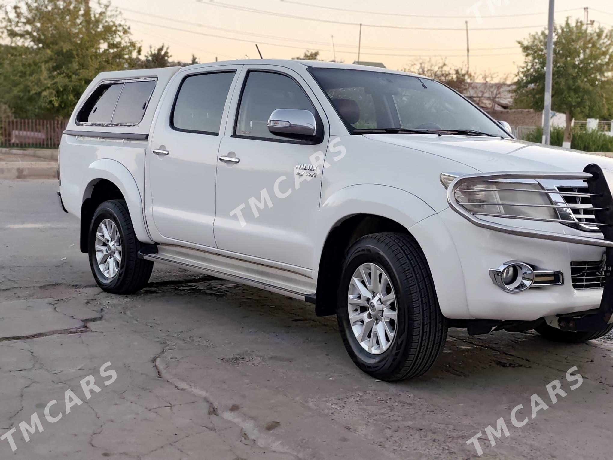 Toyota Hilux 2014 - 400 000 TMT - Туркменабат - img 4