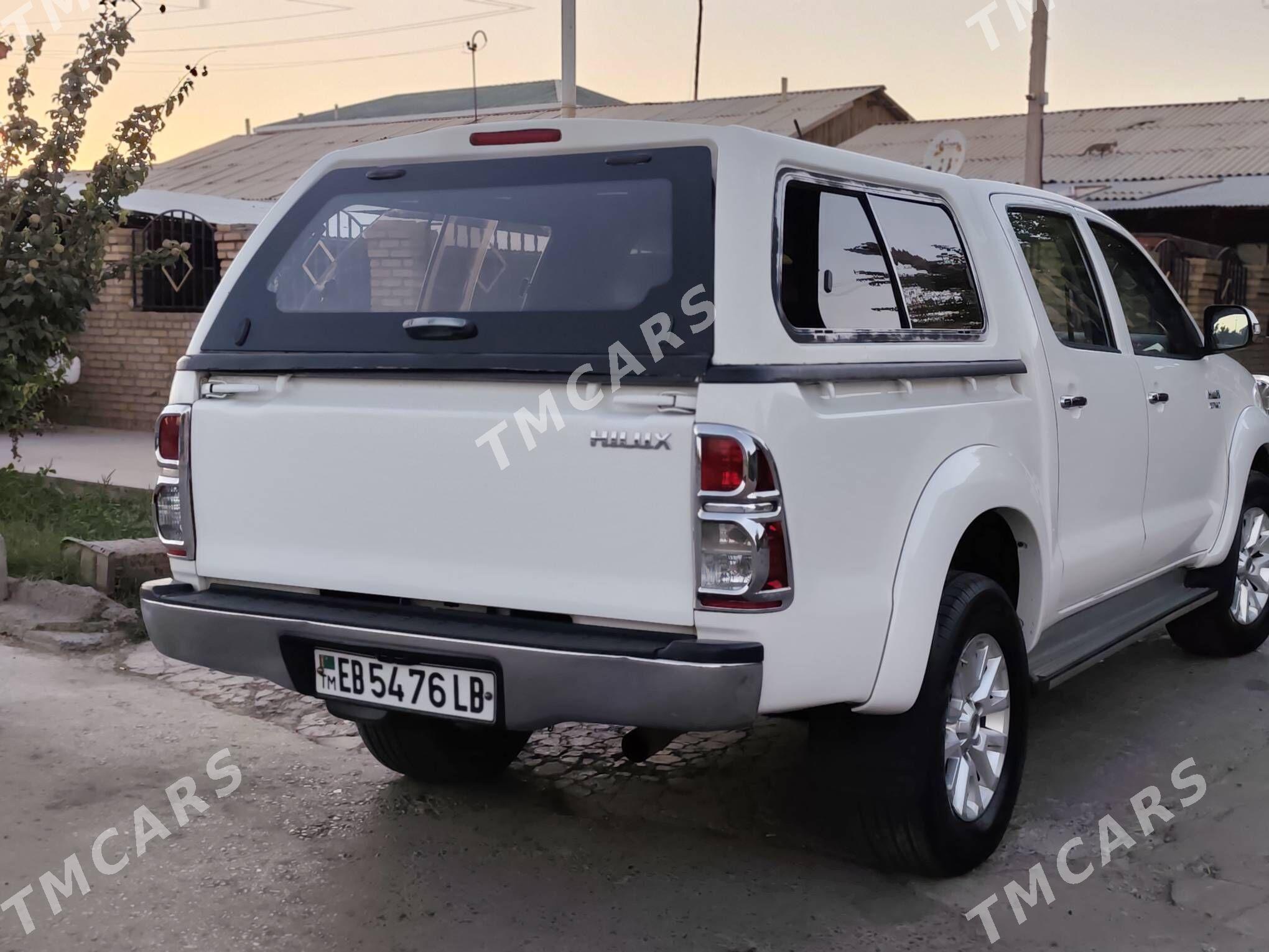 Toyota Hilux 2014 - 400 000 TMT - Туркменабат - img 3