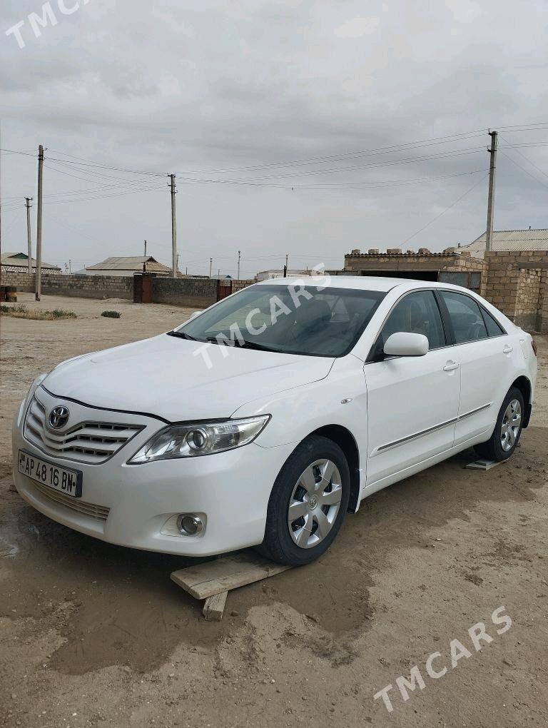 Toyota Camry 2011 - 150 000 TMT - Эсенгулы - img 2