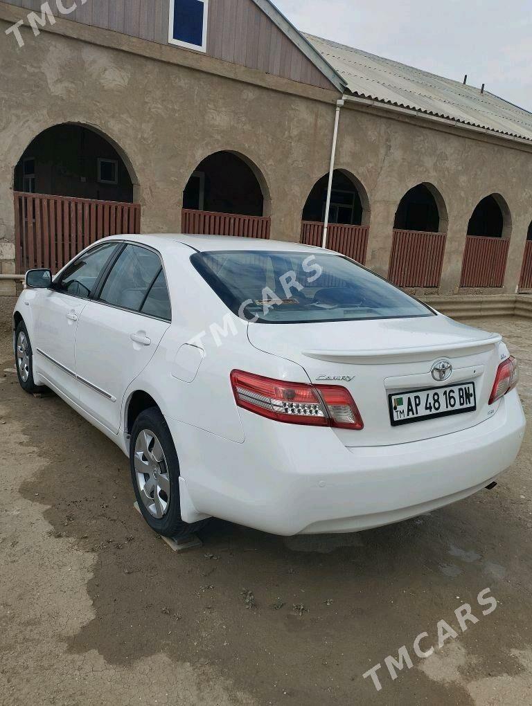 Toyota Camry 2011 - 150 000 TMT - Эсенгулы - img 4