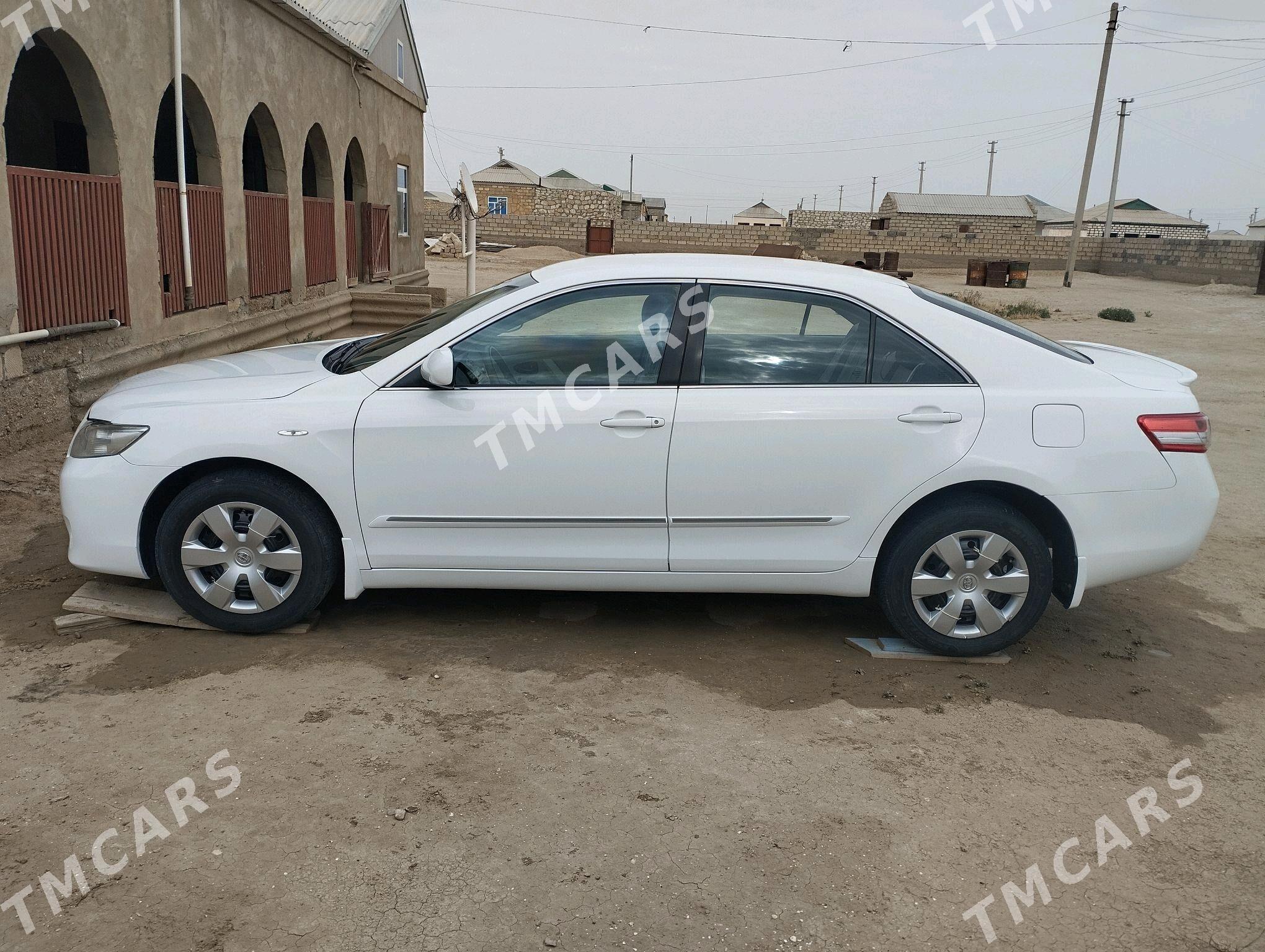 Toyota Camry 2011 - 150 000 TMT - Эсенгулы - img 10