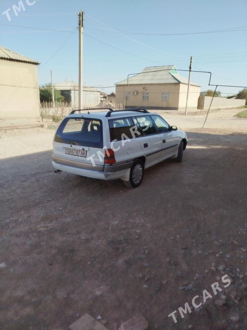 Opel Astra 1995 - 43 000 TMT - Теджен - img 3