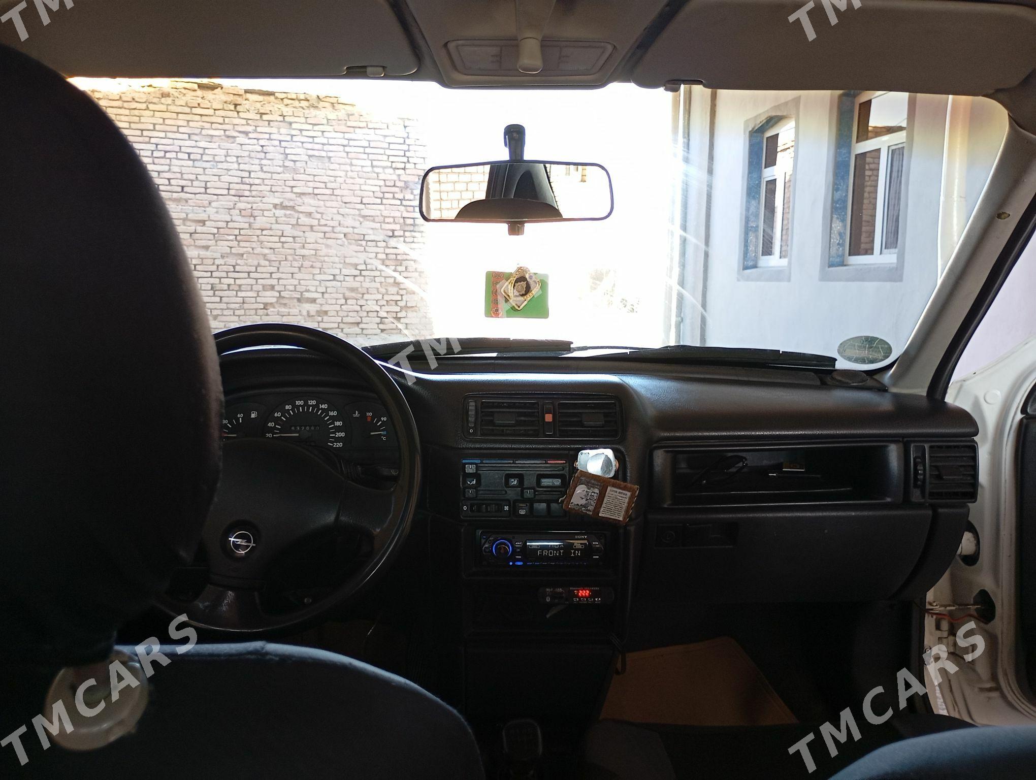 Opel Vectra 1992 - 33 000 TMT - Mary - img 3