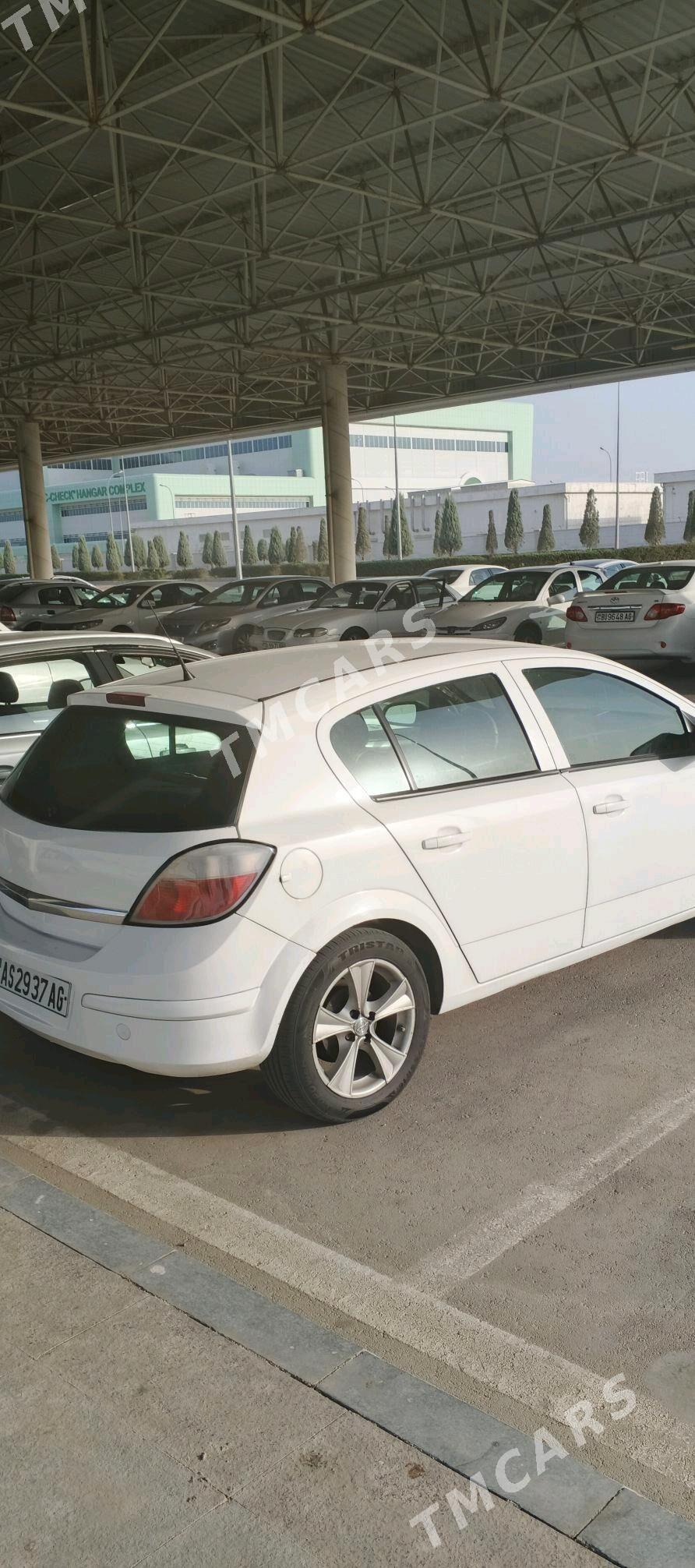 Opel Astra 2005 - 94 000 TMT - Кипджак - img 4