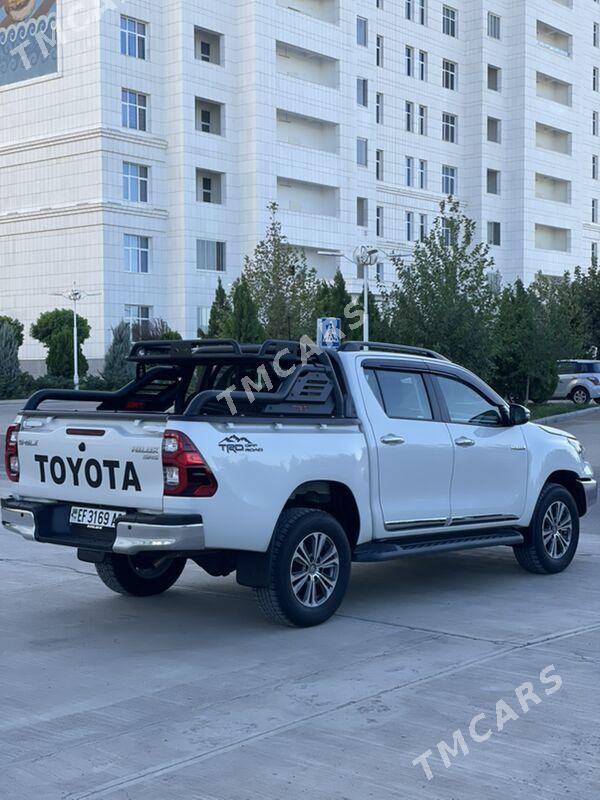 Toyota Hilux 2022 - 647 000 TMT - Ашхабад - img 4