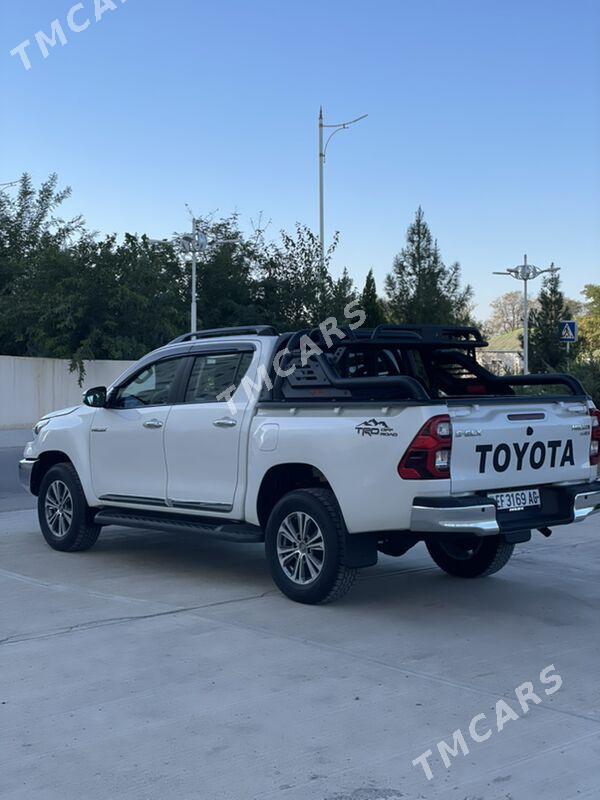 Toyota Hilux 2022 - 647 000 TMT - Ашхабад - img 3