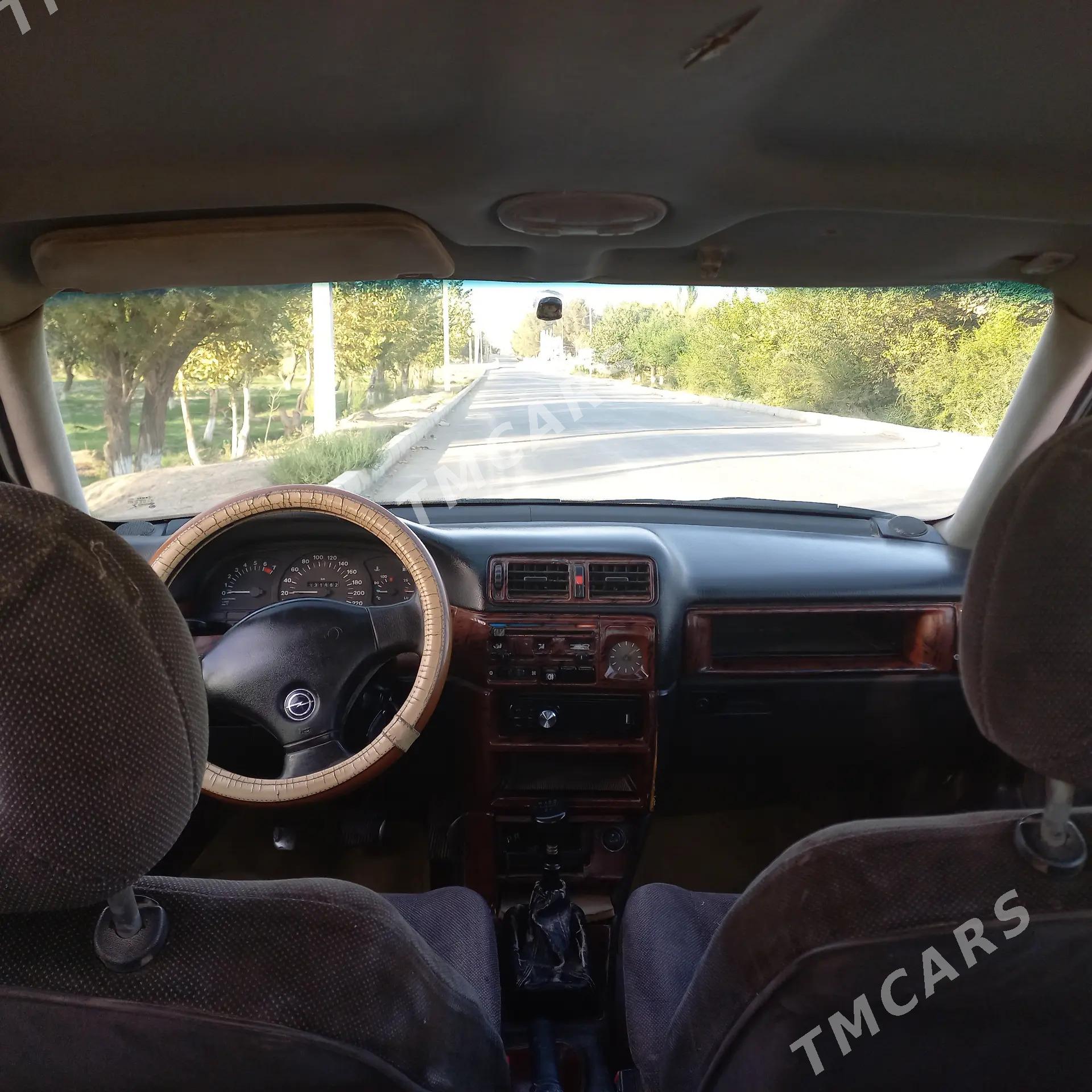 Opel Vectra 1992 - 23 000 TMT - Керки - img 2