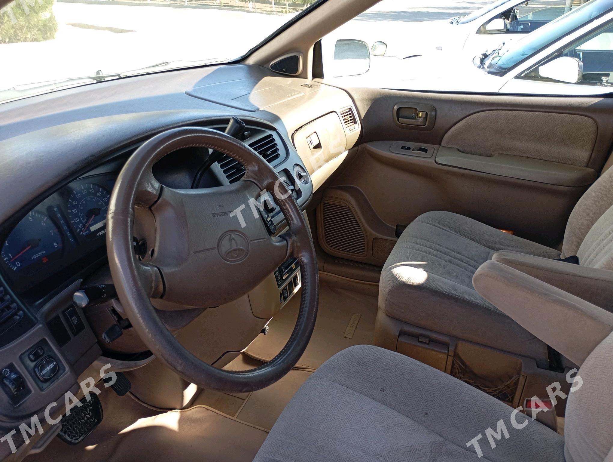 Toyota Sienna 2003 - 160 000 TMT - Bäherden - img 3