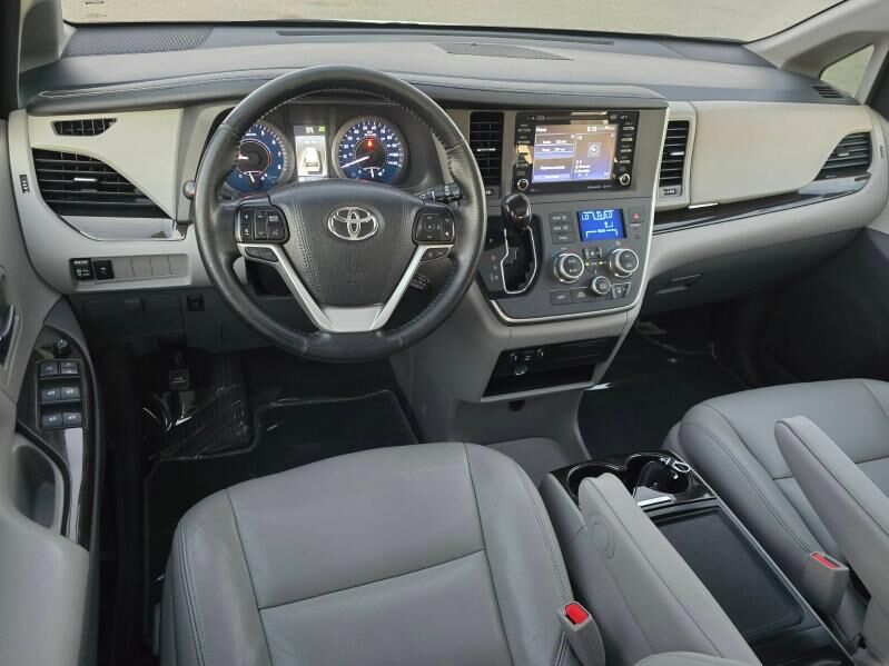 Toyota Sienna 2020 - 540 000 TMT - Aşgabat - img 2