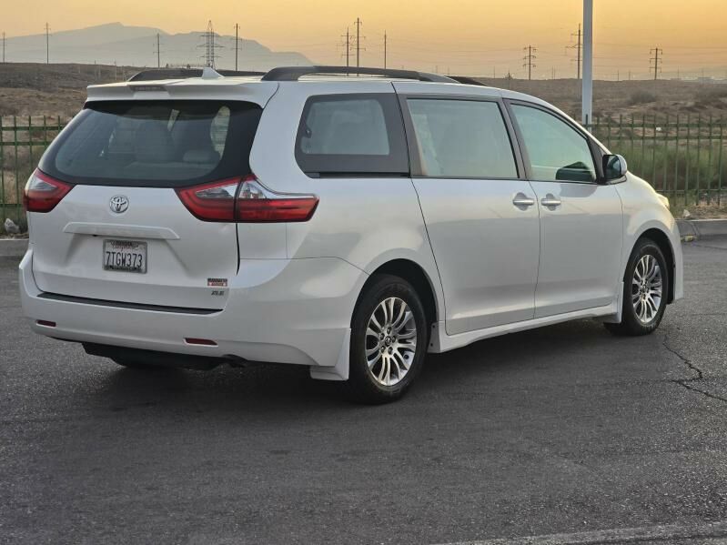 Toyota Sienna 2020 - 540 000 TMT - Aşgabat - img 7