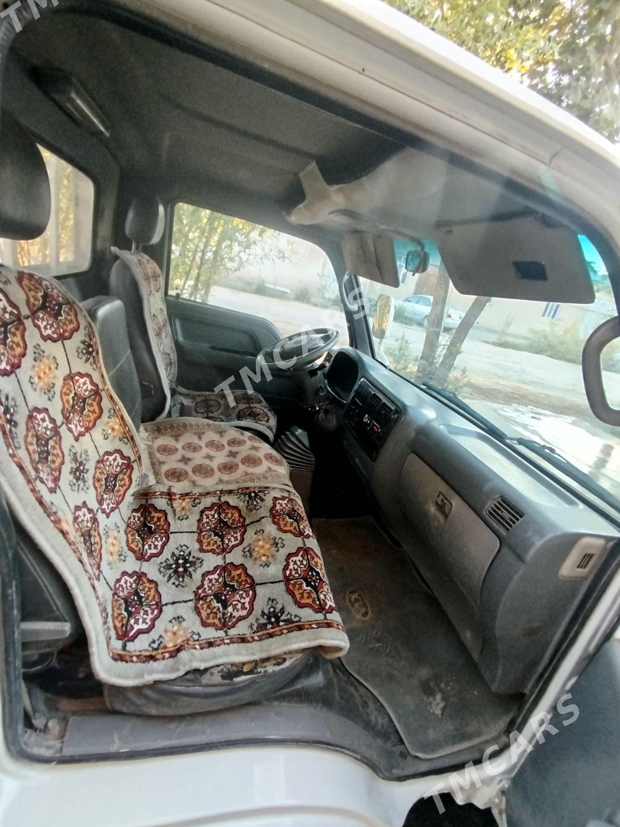Kia Bongo 2003 - 110 000 TMT - Кёнеургенч - img 5