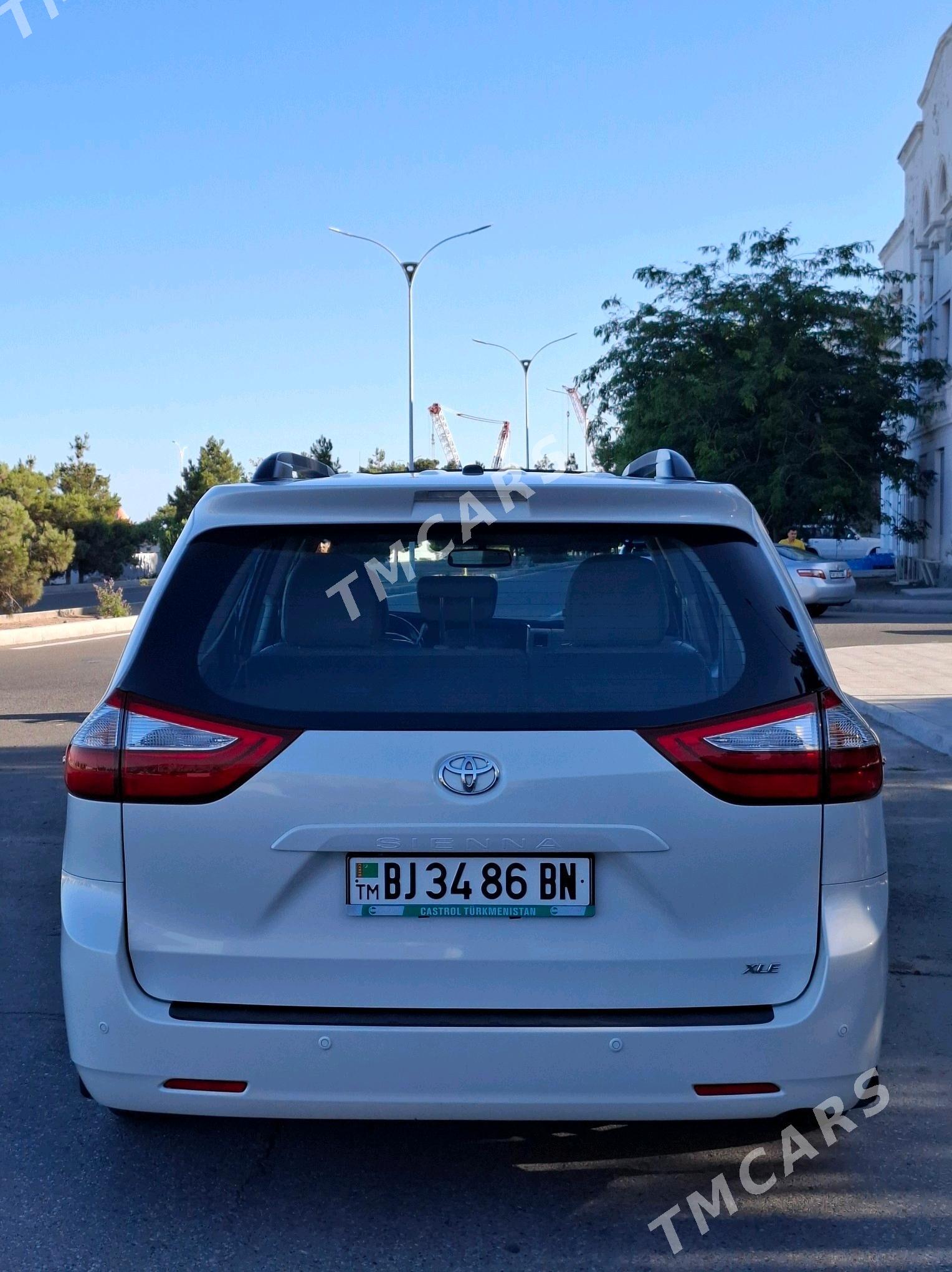 Toyota Sienna 2018 - 415 000 TMT - Türkmenbaşy - img 5