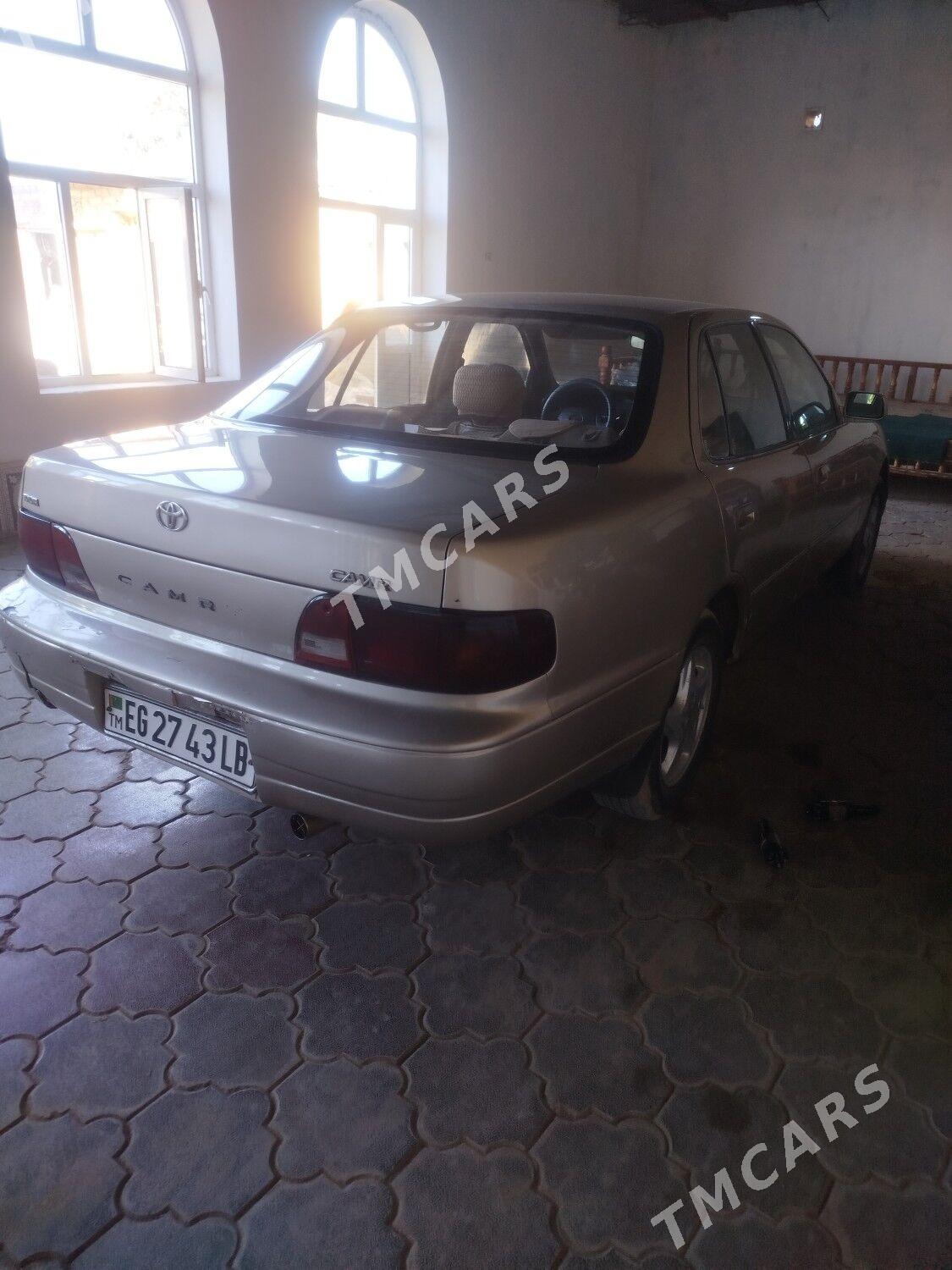 Toyota Camry 1995 - 74 000 TMT - Saýat - img 2