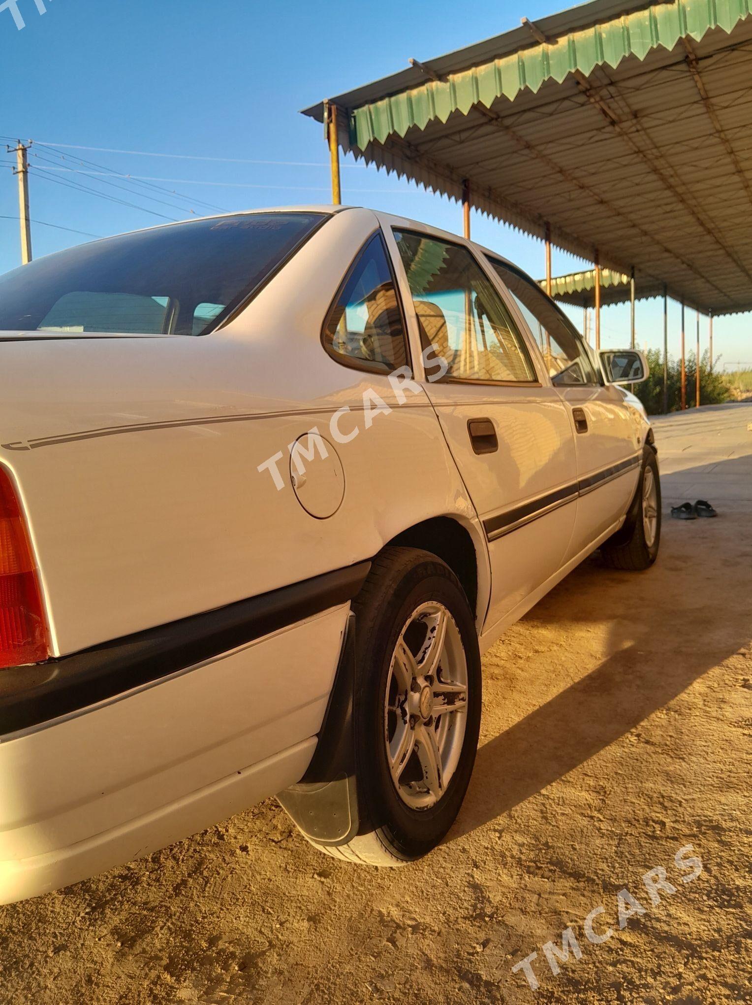 Opel Vectra 1993 - 36 000 TMT - Фарап - img 5