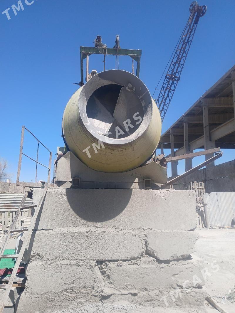 Liebherr A-series 2016 - 60 000 TMT - Daşoguz - img 4