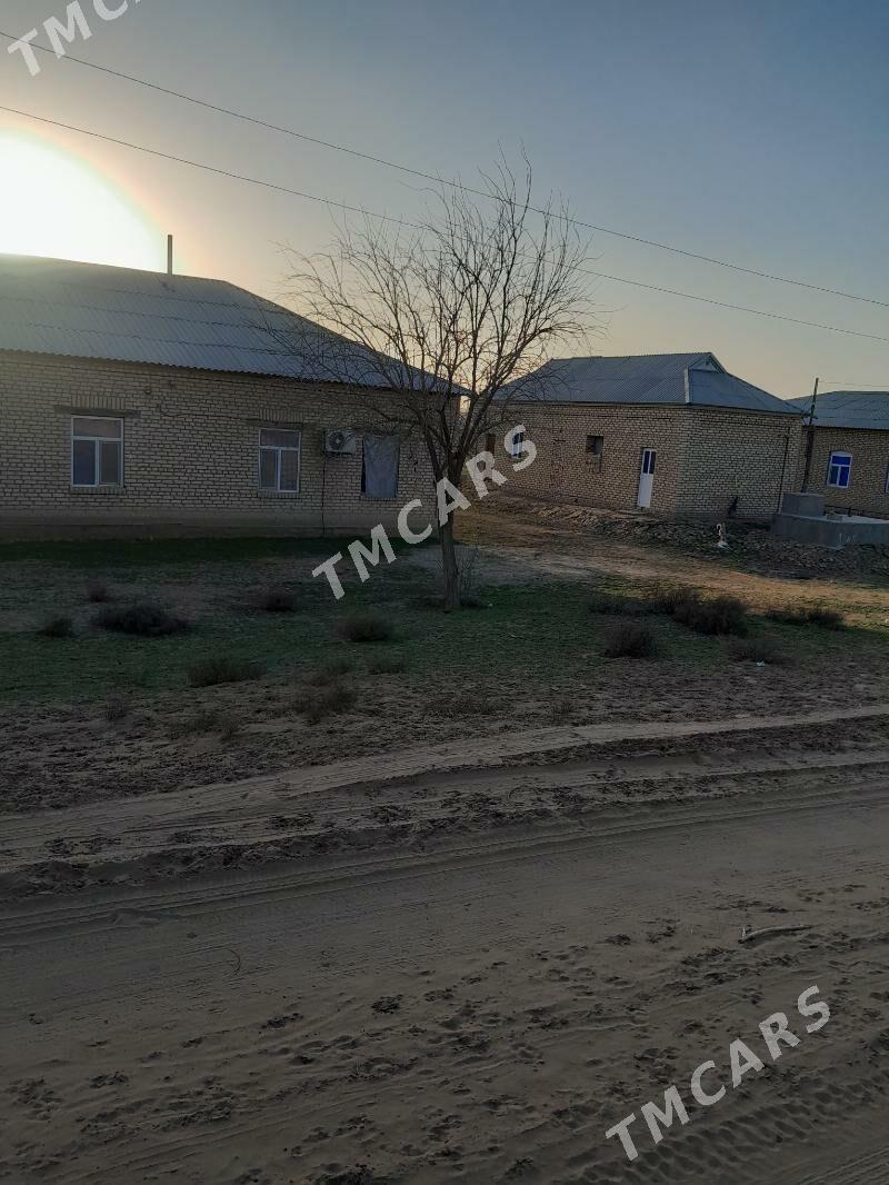 satlyk jaý - Ýolöten - img 2