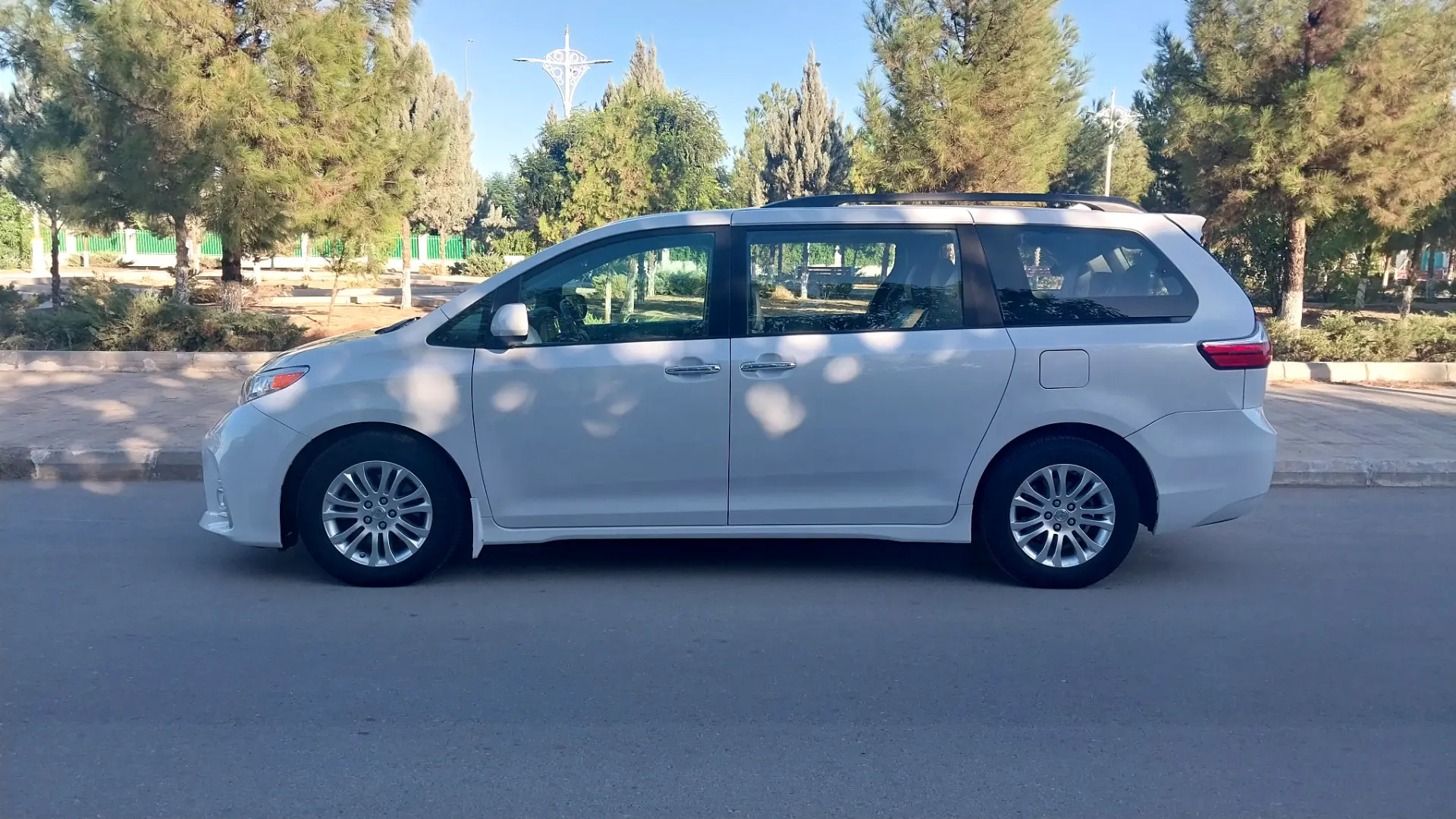 Toyota Sienna 2019 - 450 000 TMT - Köşi - img 7
