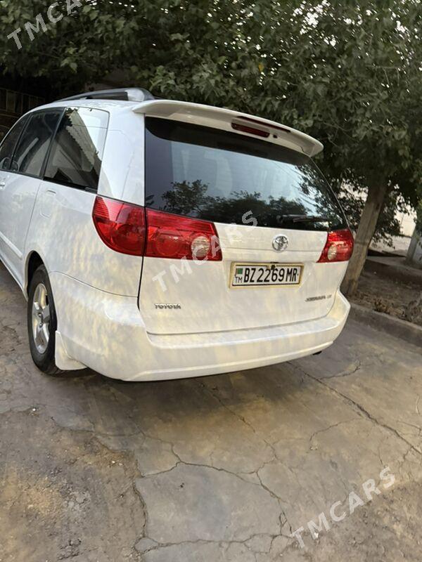 Toyota Sienna 2009 - 200 000 TMT - Daşoguz - img 2