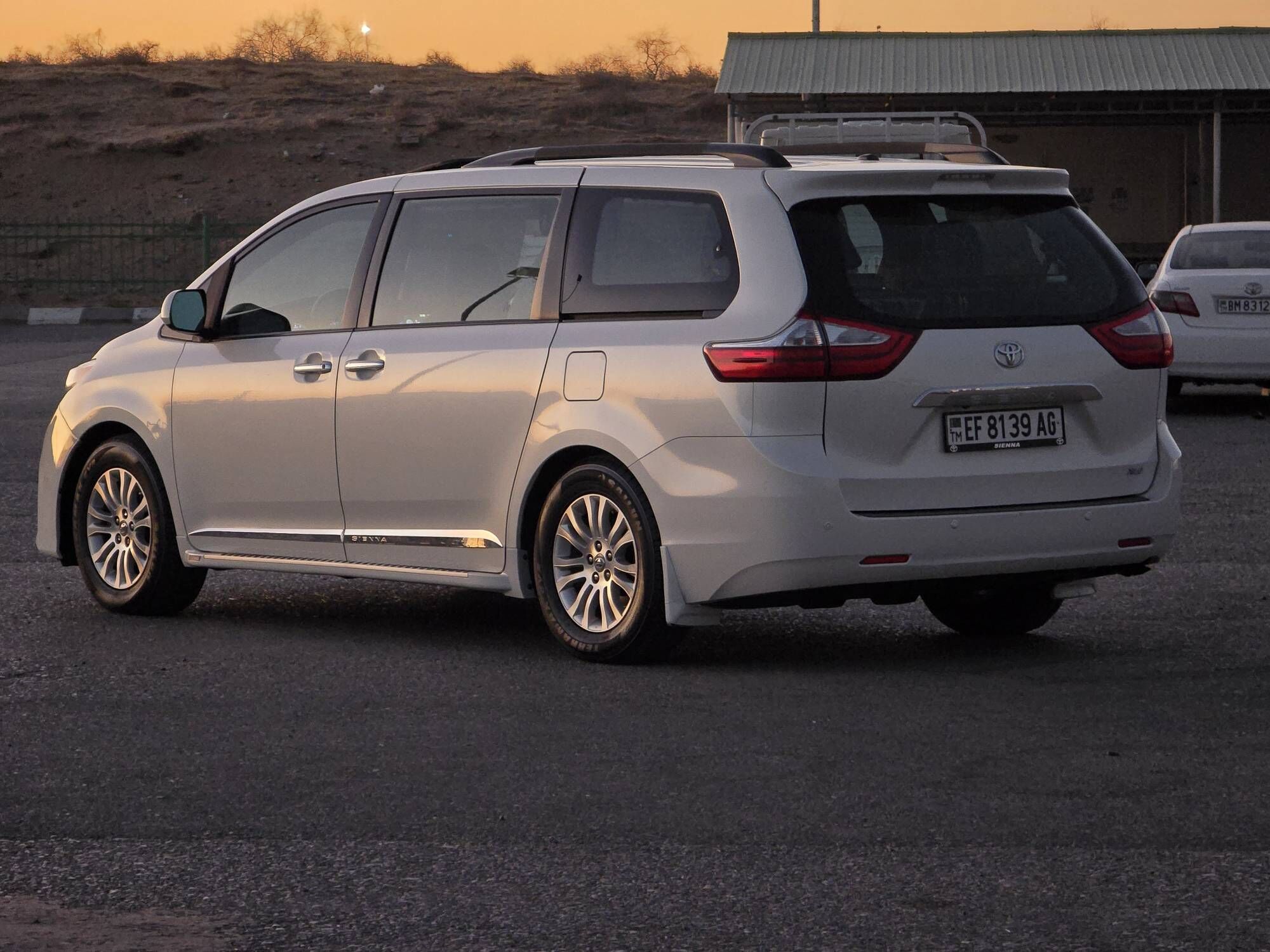 Toyota Sienna 2018 - 425 000 TMT - Aşgabat - img 7