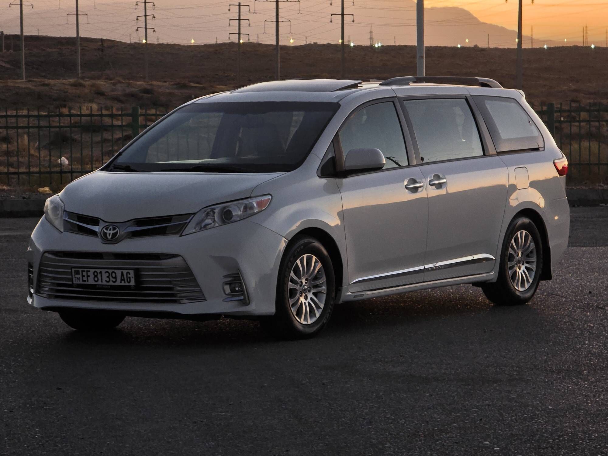 Toyota Sienna 2018 - 425 000 TMT - Aşgabat - img 2