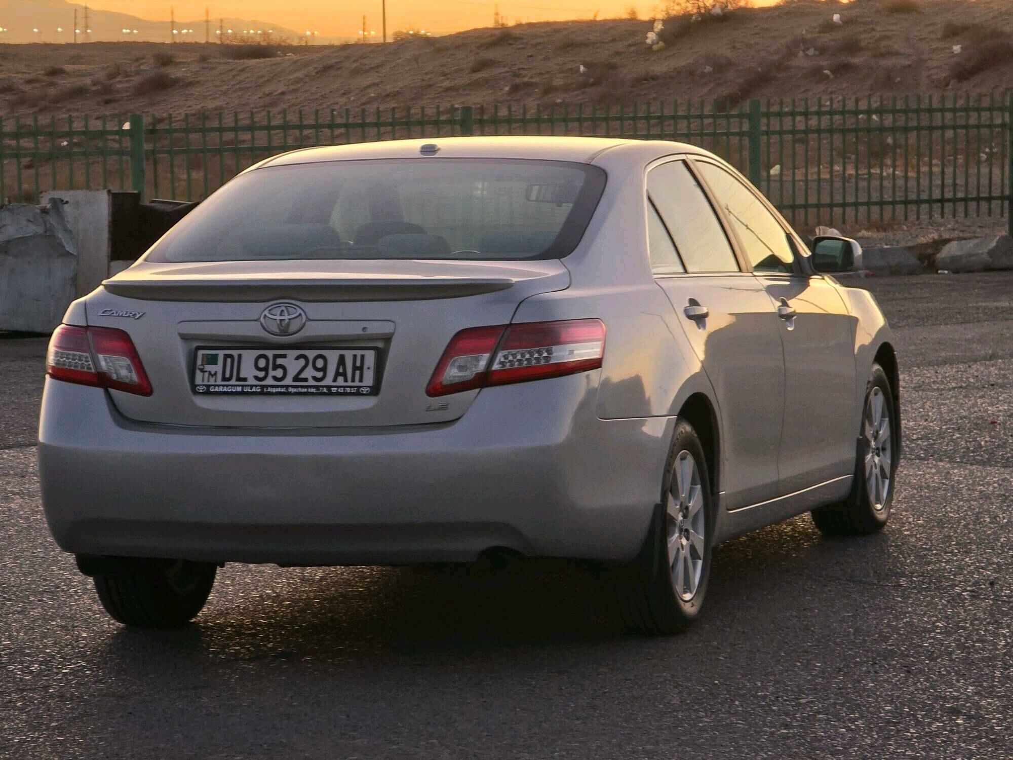 Toyota Camry 2010 - 185 000 TMT - "Altyn Asyr" Gündogar bazary (Jygyllyk) - img 3