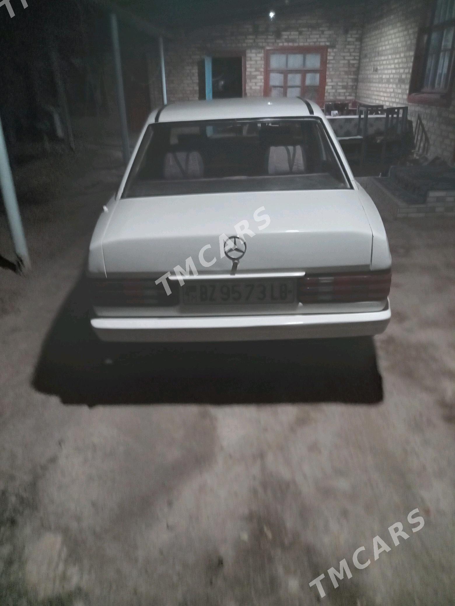 Mercedes-Benz 190E 1989 - 35 000 TMT - Саят - img 2
